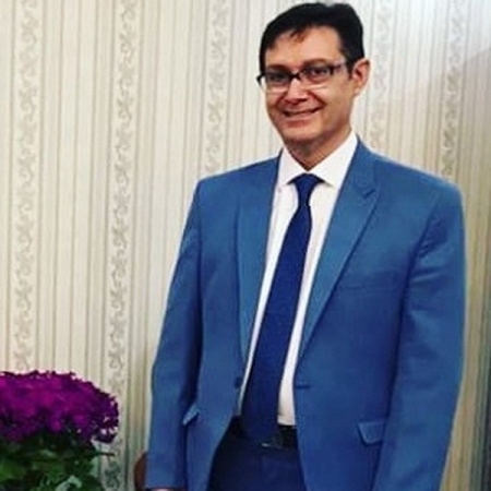 دکتر یزدان مهر افتخار